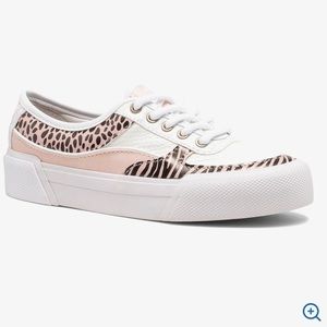 Girls brand new Sperry Topsider soletide sneaker. Size 12.5